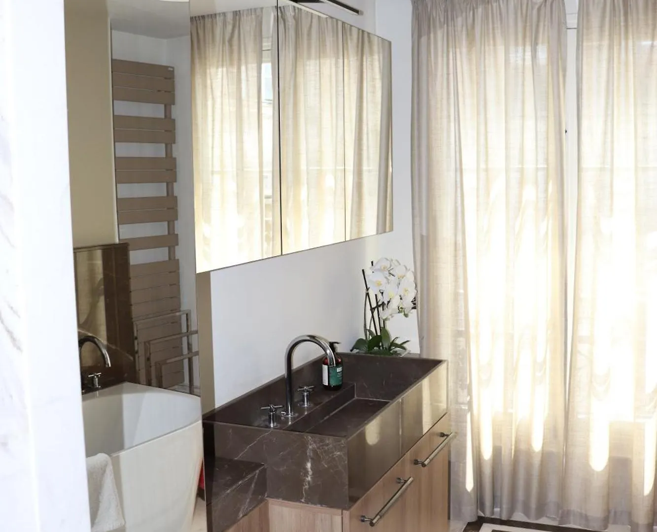 Luxueux Appartement Avec Balcon, Champs Elysees Paříž 0*,  Francie