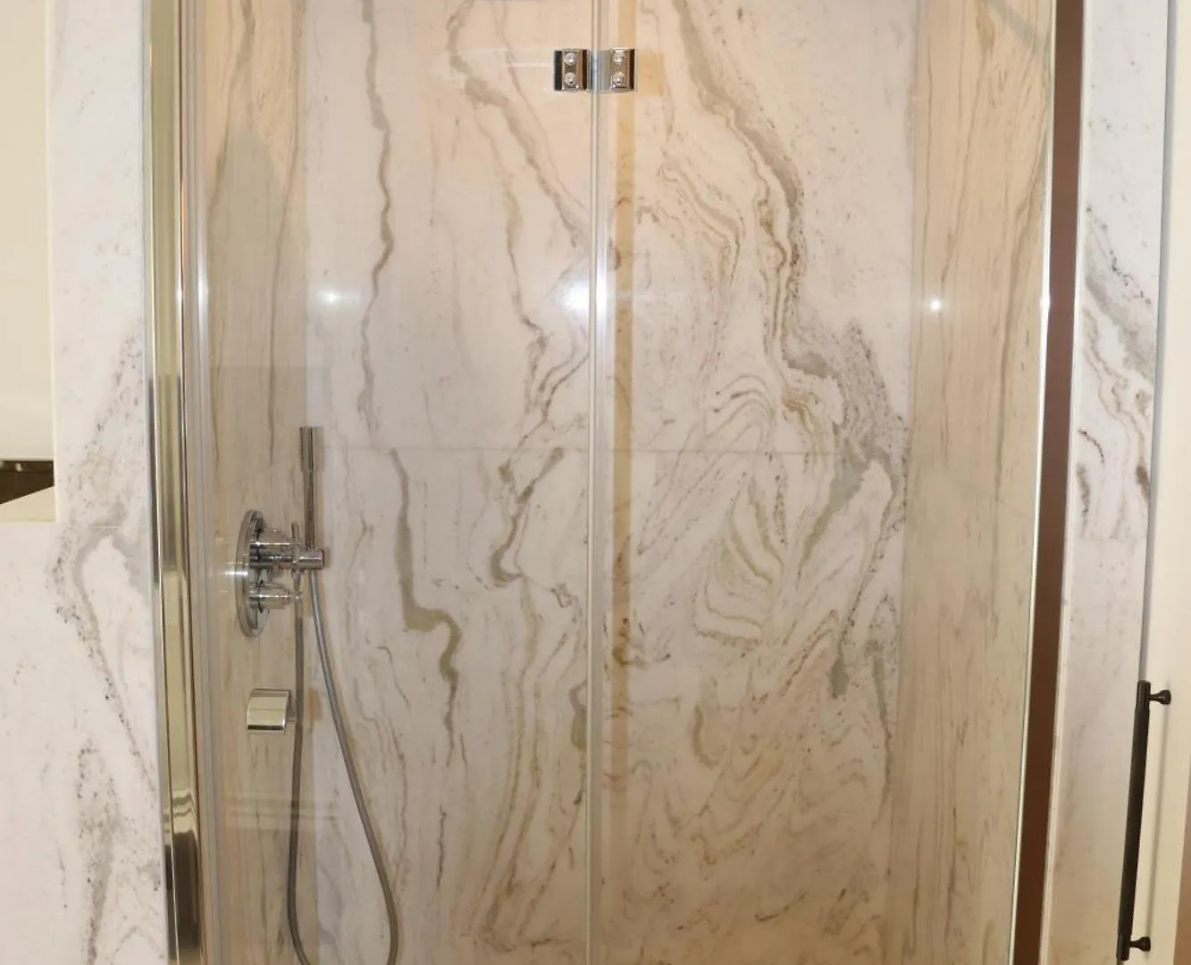 Luxueux Appartement Avec Balcon, Champs Elysees Paryż Francja